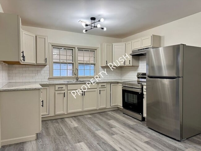 Building Photo - 1820 Tunnel Blvd