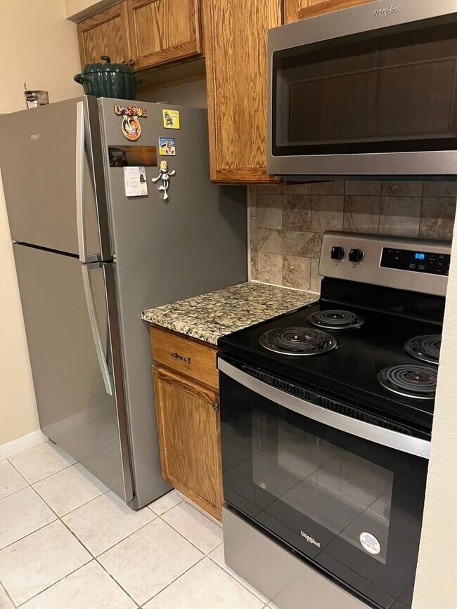 Building Photo - 837 Wax Myrtle Ln