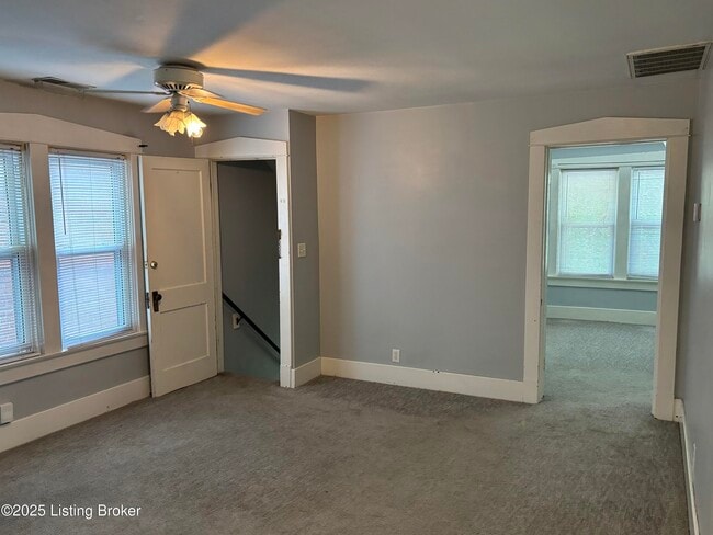 Building Photo - 2126 Sherwood Ave