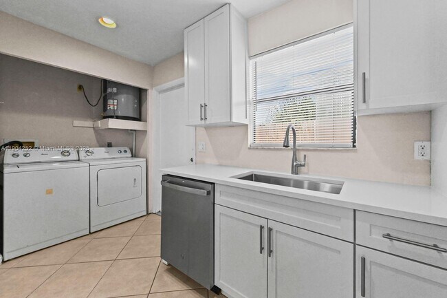 Building Photo - 3810 92nd Ln N