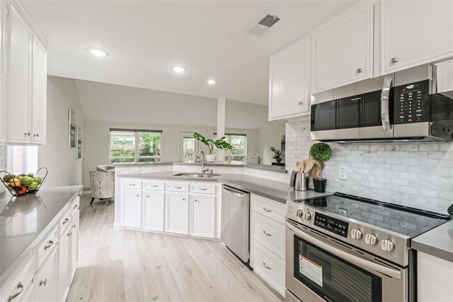 Building Photo - 2314 Silver Sage Dr
