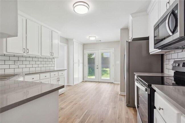 Building Photo - 2335 Winthrope Way Dr