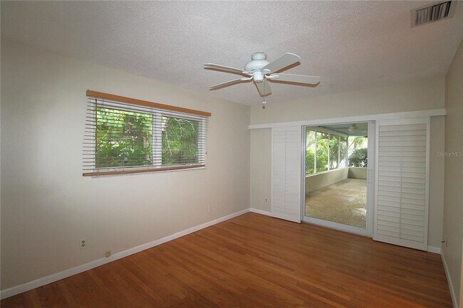 Building Photo - 6512 Bowline Dr