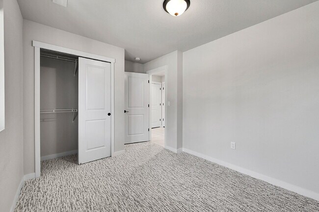 Building Photo - $2,650 - 4 bed, 3.5 bath updated home in C...