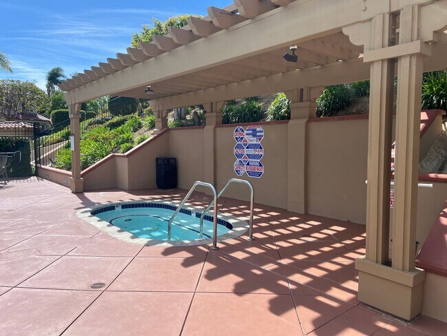 Building Photo - Single Family Home in Spanish Hills