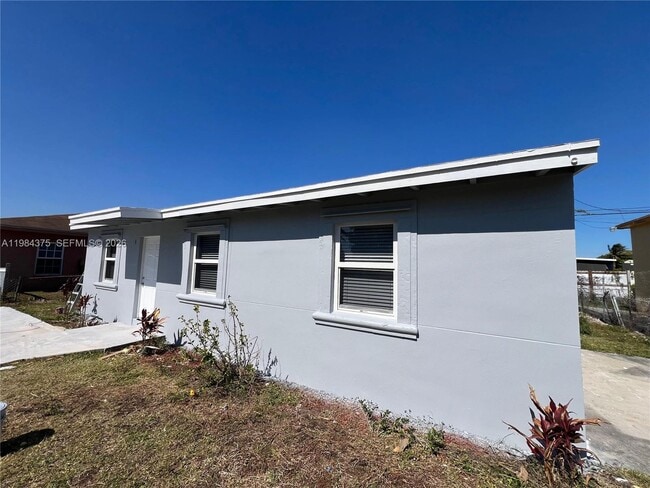 Building Photo - 361 NW 16th St