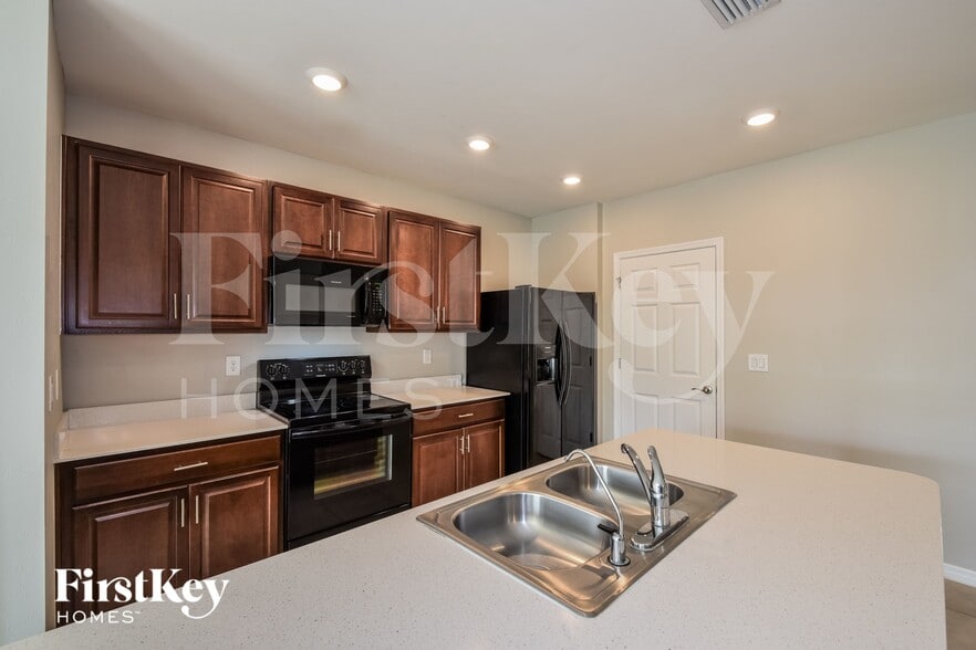 Building Photo - 1912 NW 15th Terrace