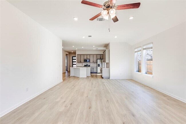 Building Photo - 625 Promise Land Ct