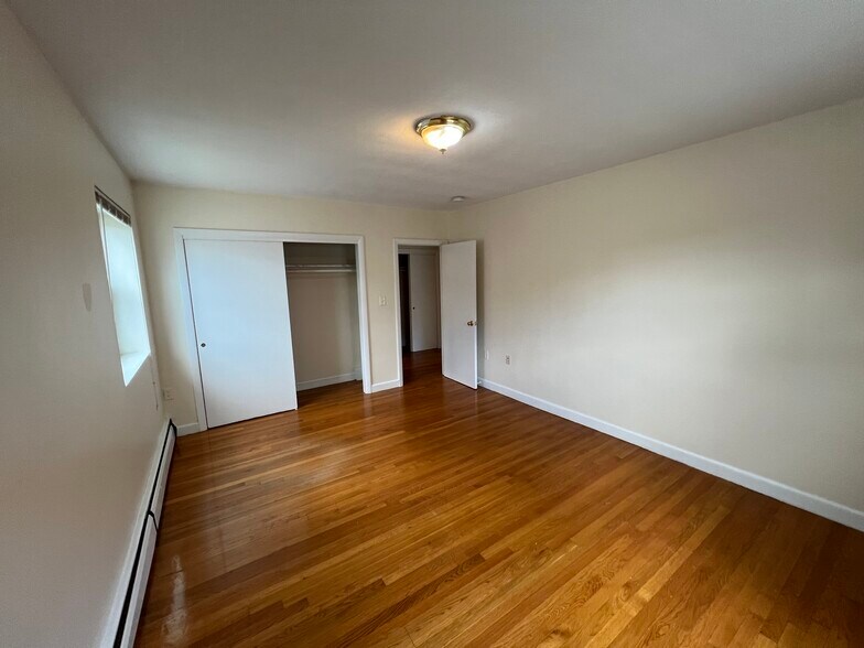 Building Photo - 34 Gardner St