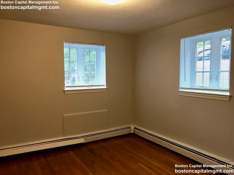 Building Photo - 8 Mt Ida St