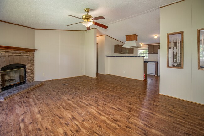Building Photo - 60 Brooklane Dr