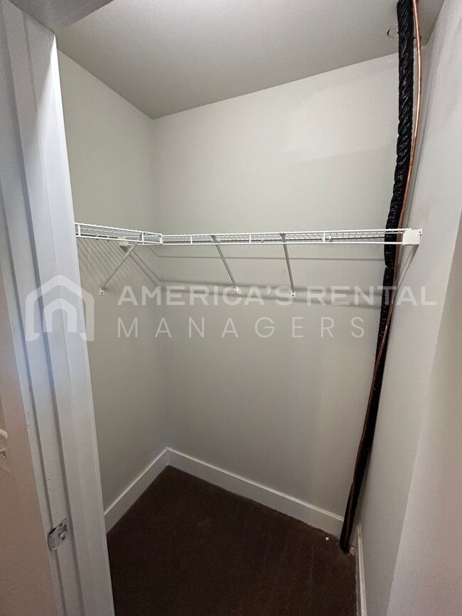 Building Photo - Home for Rent in Chelsea, AL!!! Sign a 24-...