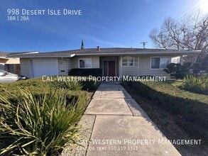 Building Photo - 998 Desert Isle Dr