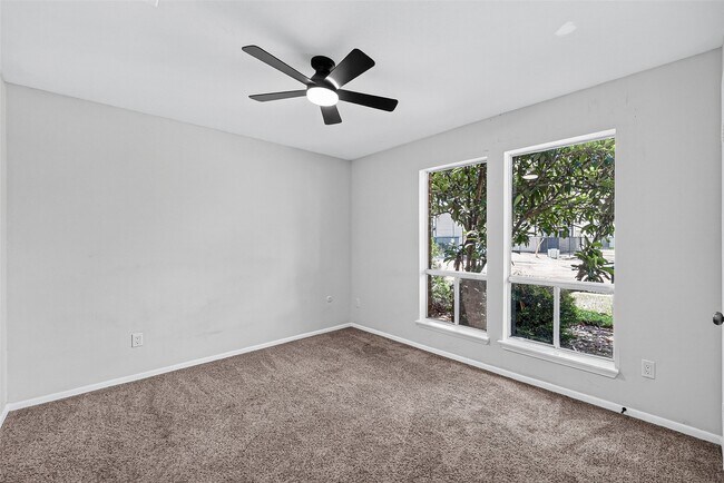 Building Photo - 7932 Grow Ln
