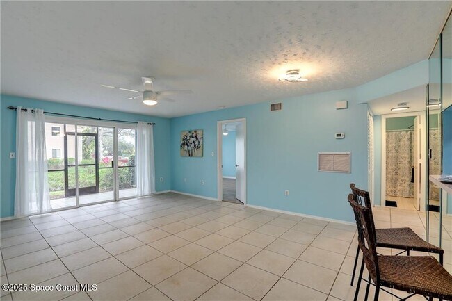 Building Photo - 9626 Riverside Dr