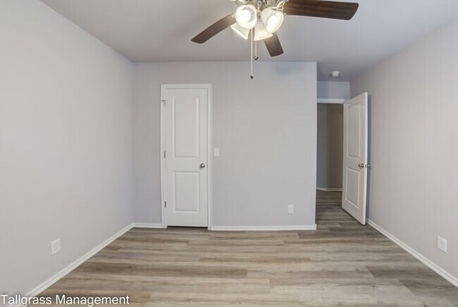 Building Photo - Beautiful 4/2.5/2 in Sand Springs!