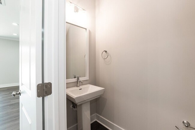 Building Photo - Now Leasing: Brand New Townhome in Rolesvi...