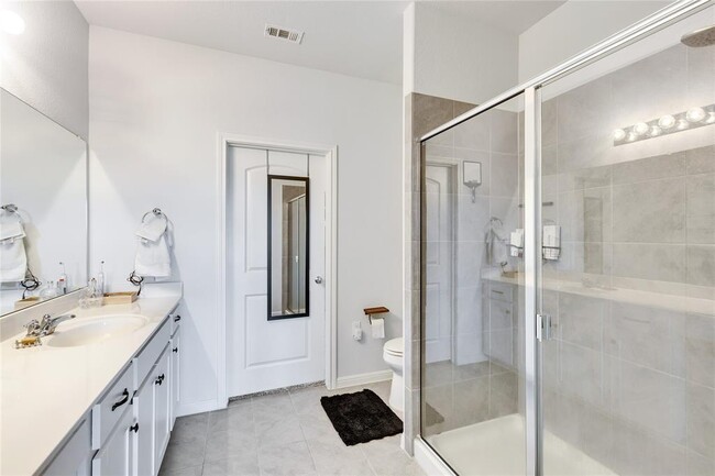 Building Photo - 13004 Titanium St