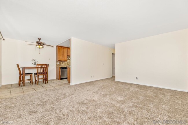 Building Photo - 2 br, 1.5 bath Condo - 1240 North Broadway...