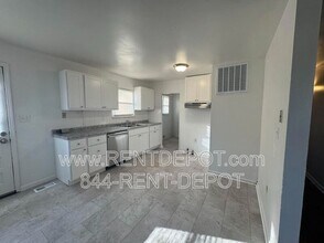 Building Photo - 720 Sweetser Ave