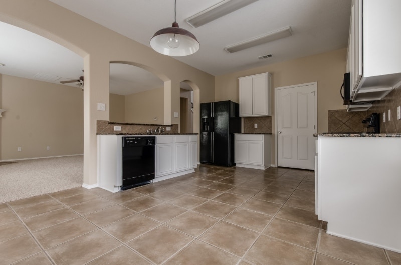 Building Photo - 249 Niagara Falls Dr