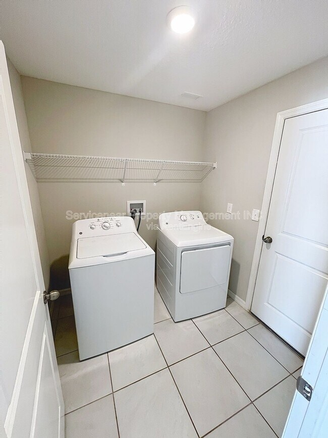 Building Photo - 10344 Alder Green Dr