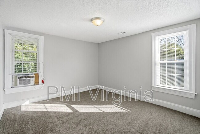 Building Photo - 630 W 36th St