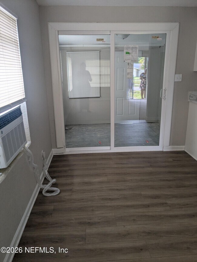 Building Photo - 5306 Paris Ave