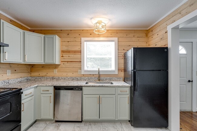 Building Photo - Charming Jasper Rental – 3 Bed, 2 Bath, $1,550/Month