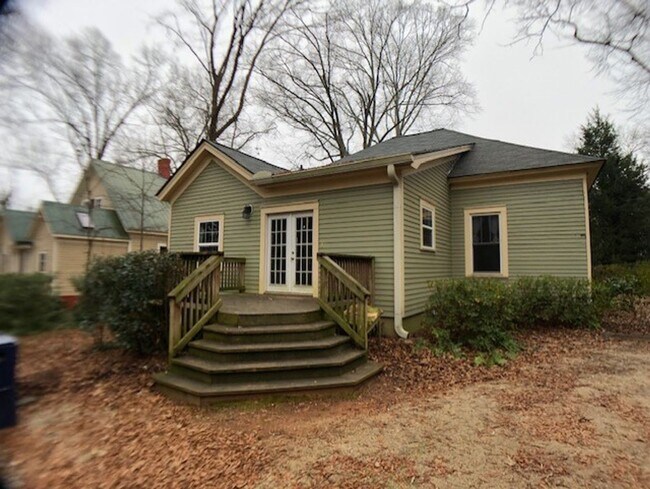 Building Photo - Beautiful Remodeled Home in Normaltown Athens!!