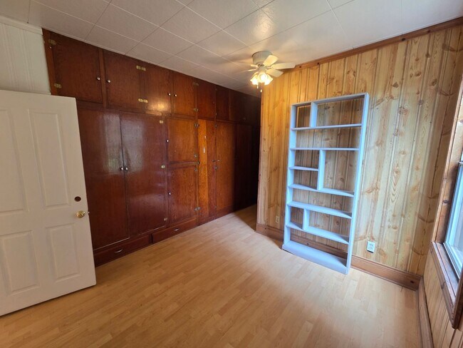 Building Photo - 125 S Cambrian Ave