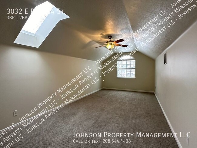 Building Photo - 3032 E Ragusa St