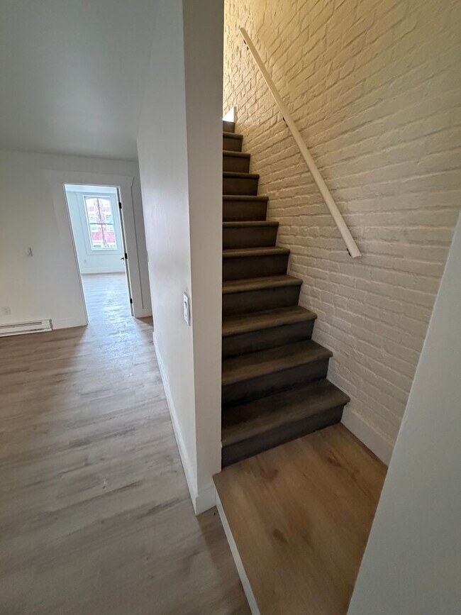 Building Photo - 49 S Bedford St