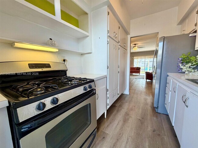 Building Photo - 13105 Ixora Ct