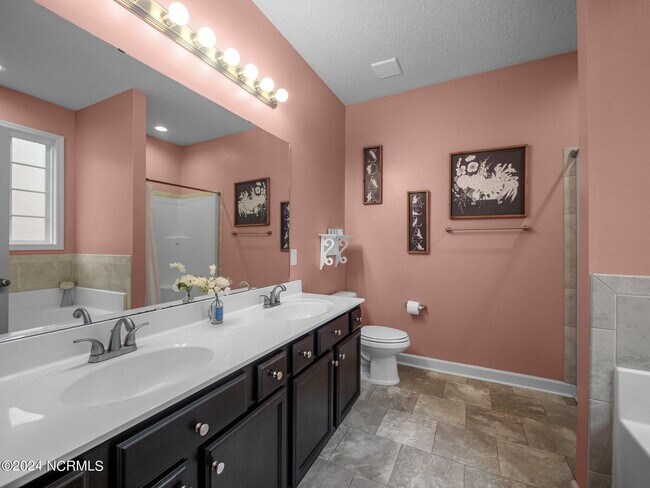 Building Photo - Holly Ridge Townhome Available!