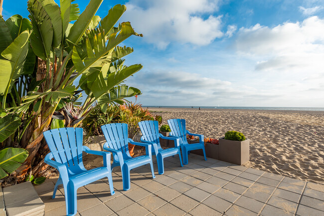 Building Photo - 6307 Ocean Front Walk