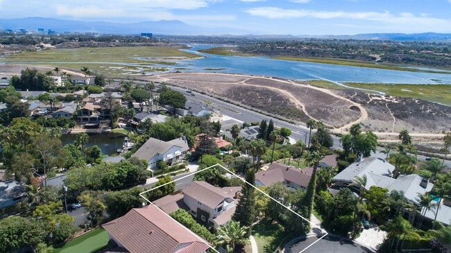 Building Photo - Classic Newport Beach 3 Bed Single Family Home With Yard