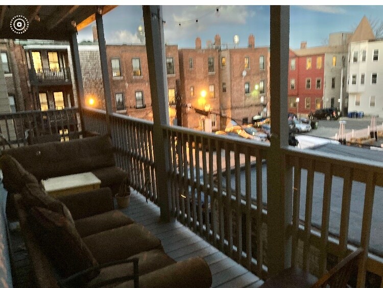 Building Photo - 8 Carmel St