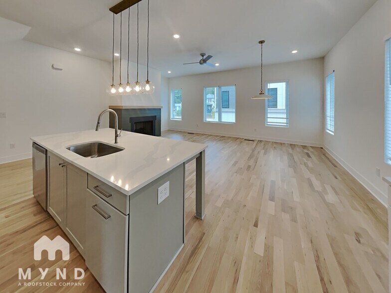 Building Photo - 1541 Millwood Pl