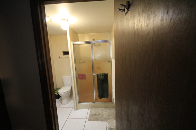 Shared Bathroom - 25140 NE 133rd St