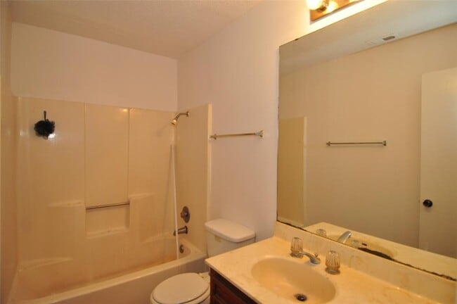 Building Photo - 10616 Mellow Meadow Dr