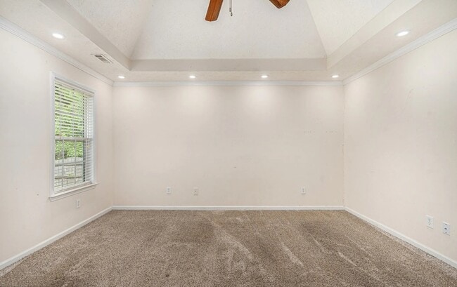 Building Photo - 220 Windpher Ridge
