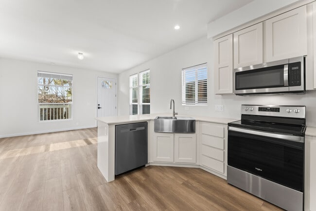 Building Photo - 1822 Nestorita Way