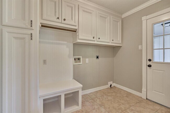 Building Photo - 6203 Craigway Rd
