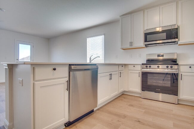 Building Photo - Brand New! 4BR/2BA Home in Eagles Ridge – High-Speed Internet Included – Military Deposit Special