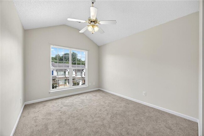Building Photo - 1020 Chase Ln