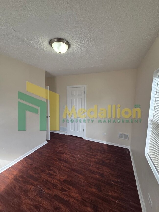 Building Photo - Updated 3-Bedroom Home with Sunroom and Backyard Space