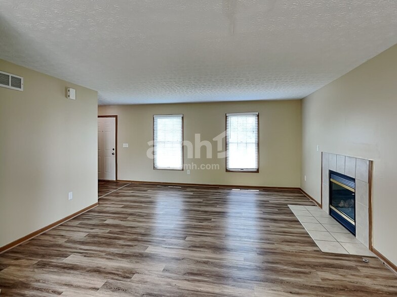 Building Photo - 5298 Rifle Dr