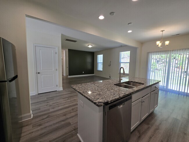 Building Photo - 421 Sailor Wy