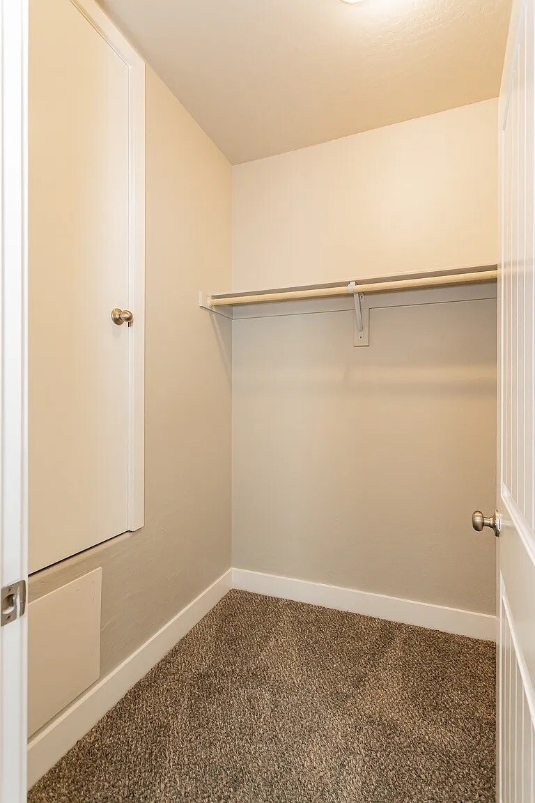 Building Photo - 1701 S Dandelion St